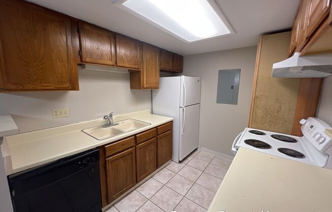 3 beds, 2 baths, $2,095