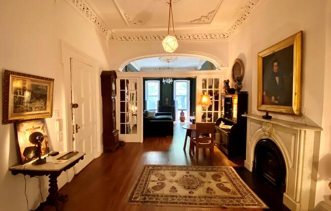 129 W 15 ST