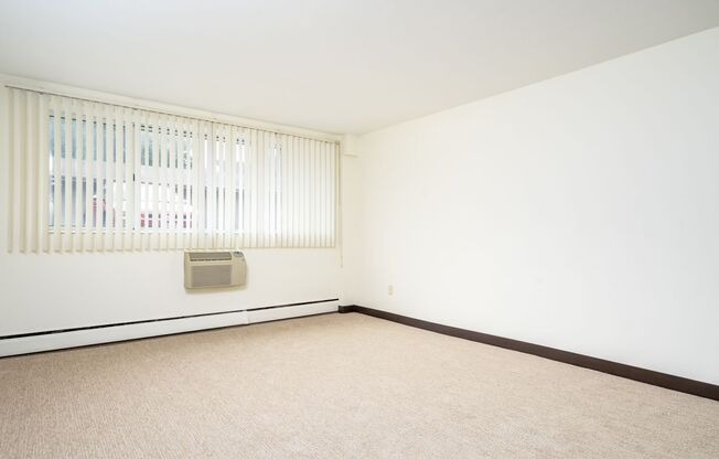 2 beds, 1 bath, 900 sqft, $1,349, Unit 304