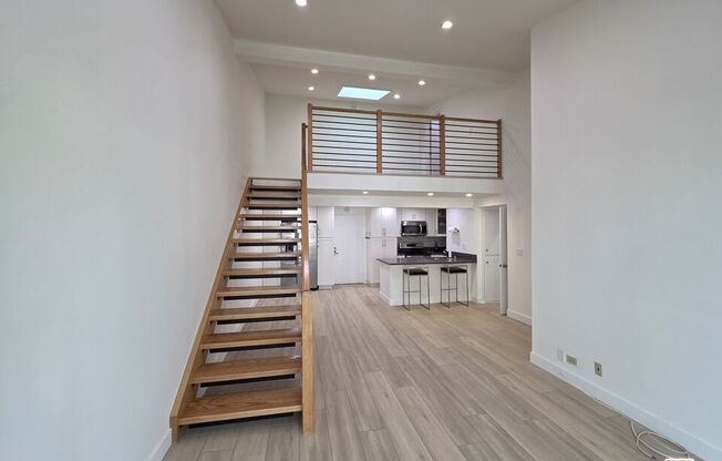 2 beds, 1 bath, 980 sqft, $3,700, Unit 539