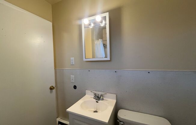 1 bed, 1 bath, 800 sqft, $1,050, Unit Unit 1