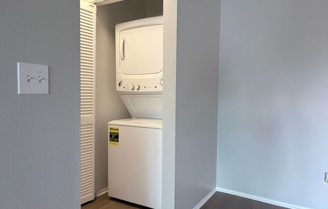 2 beds, 2 baths, 950 sqft, $3,190, Unit P228