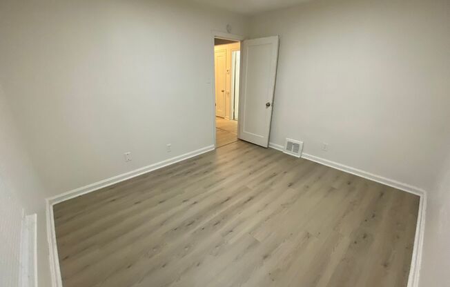 2 beds, 1 bath, $1,000