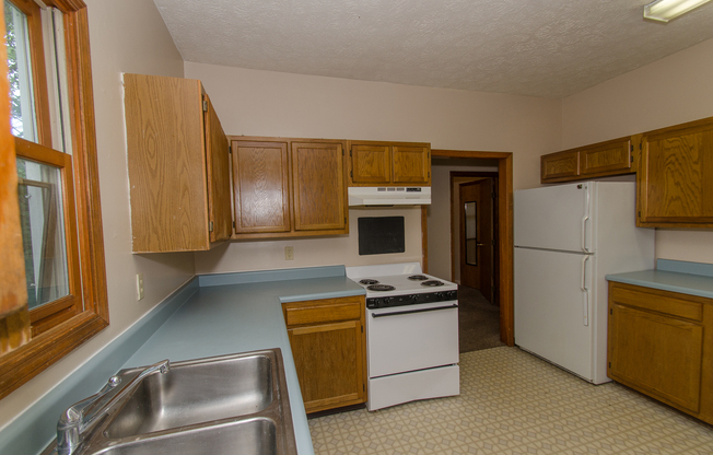 4 beds, 1 bath, $2,150