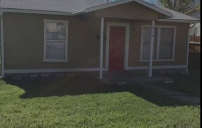 3 beds, 1 bath, 896 sqft, $1,195