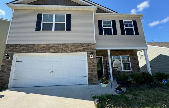 West Knoxville 37932 - Unfurnished for $2,700.00 or Fully furnished for $3,200.00 - 3 bedroom, 2.5 bath home - Contact Angie Merrick 865-973-5596