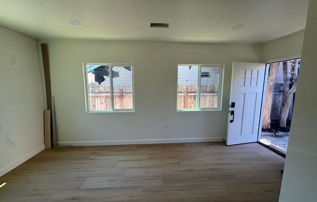 2 bedroom 1 bath for rent in the College Area.