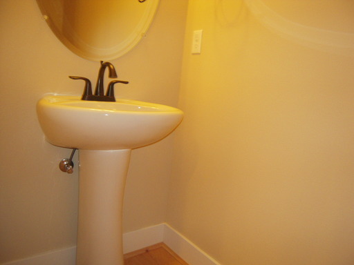 Beautiful 4 Bedroom Home Great Location