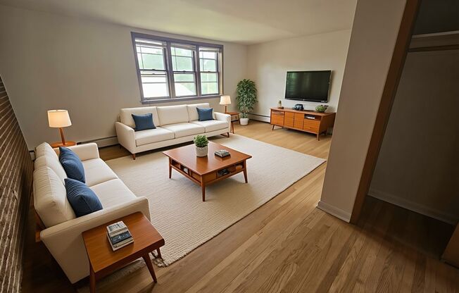 Spacious 1 bedroom, 1 bathroom in Evanston