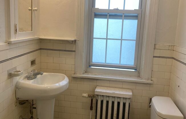 Studio, 1 bath, 308 sqft, $1,250, Unit Bayard Manor 307