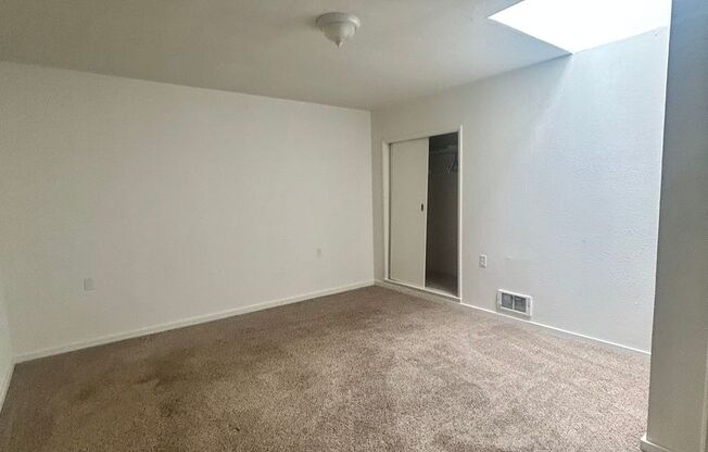 1 bed, 1 bath, 800 sqft, $1,295