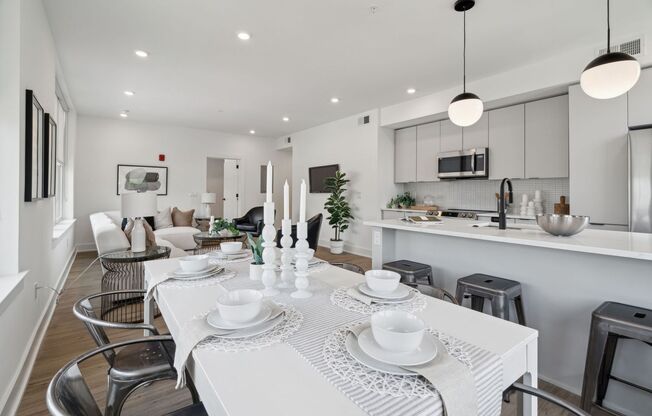 2 beds, 2 baths, 950 sqft, $1,875, Unit 311