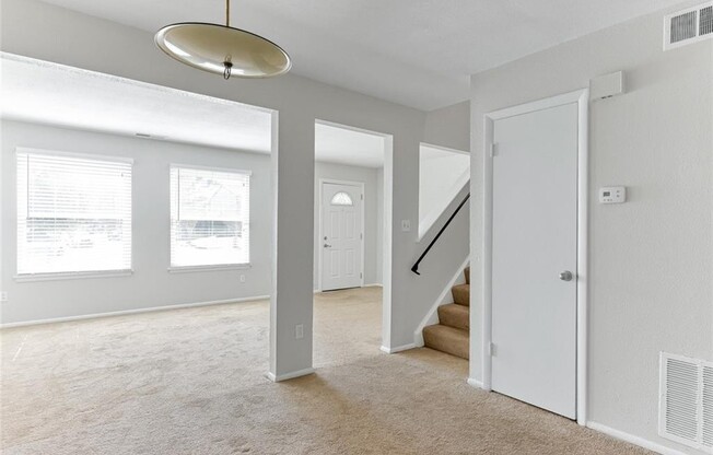 228 N PALMYRA DR