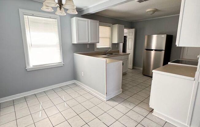 3 beds, 2 baths, $1,500