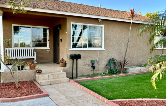 905 E 70 ST