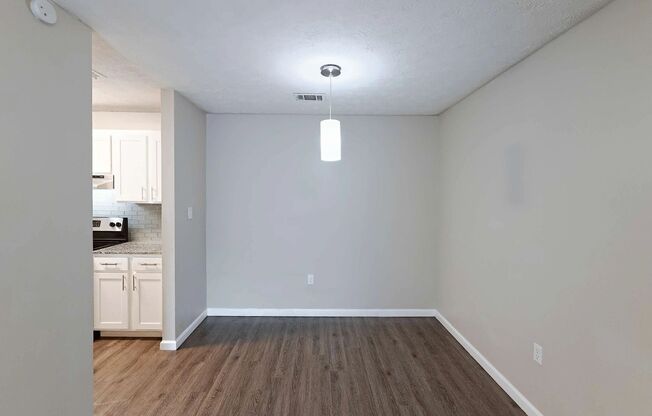 2 beds, 1 bath, 965 sqft, $1,516, Unit 111110