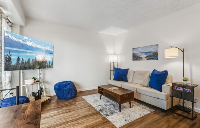 Downtown Honolulu Condo - AC . W/D . Full Kitchen
