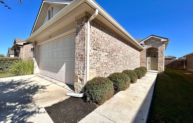 Move-In Ready 4-Bed, 2-Bath Home in Prime Fairhaven Location!