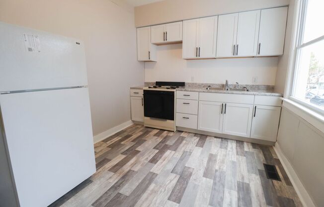 1 bed, 1 bath, 570 sqft, $625, Unit 1515 Franklin Ave