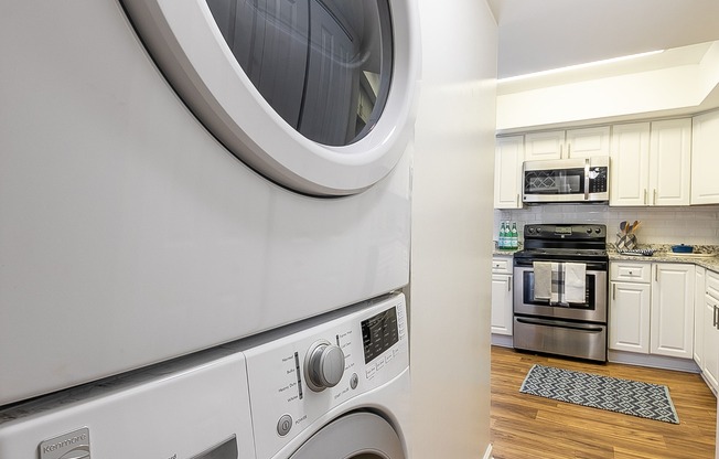 Lake House at Martin's Landing | Roswell, GA | Washer/Dryer In-Unit