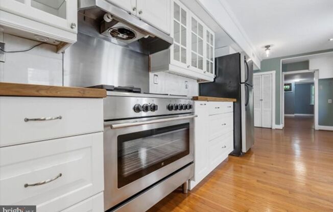 Enchanting Fells Point SFH 2bd/1.5ba w/ CAC, Modern Features, W/D and more! Available now