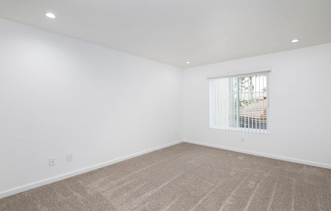 2 beds, 2 baths, 965 sqft, $2,995, Unit 301