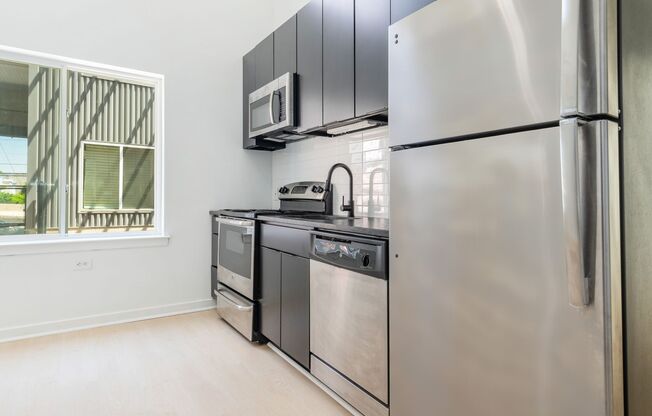 2 beds, 2 baths, 1,000 sqft, $1,627, Unit 27