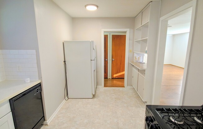 3 beds, 1 bath, $1,545