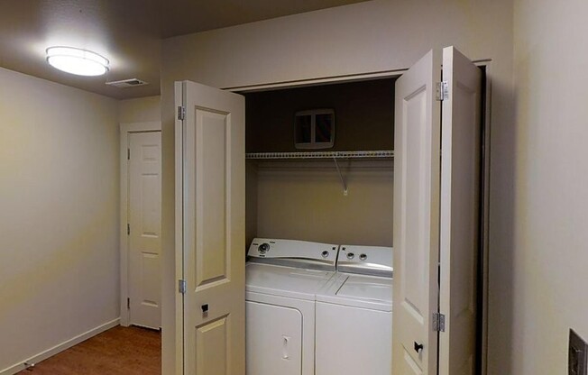 2 beds, 2 baths, 936 sqft, $1,775, Unit M091