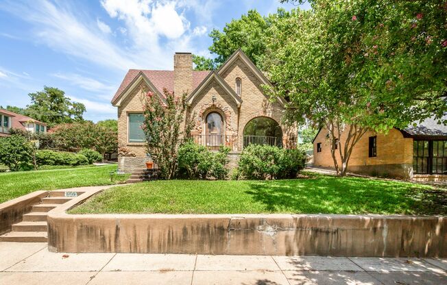 3-Bedroom, 2-Bath Tudor Home in Hollywood Heights