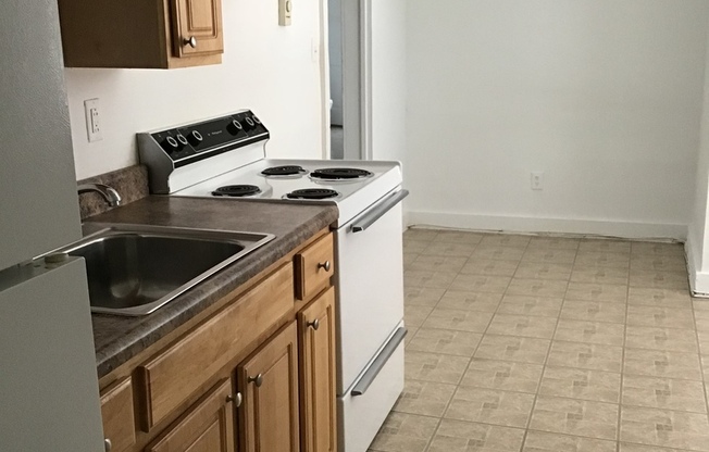 1 bed, 1 bath, 700 sqft, $1,249, Unit 38-5