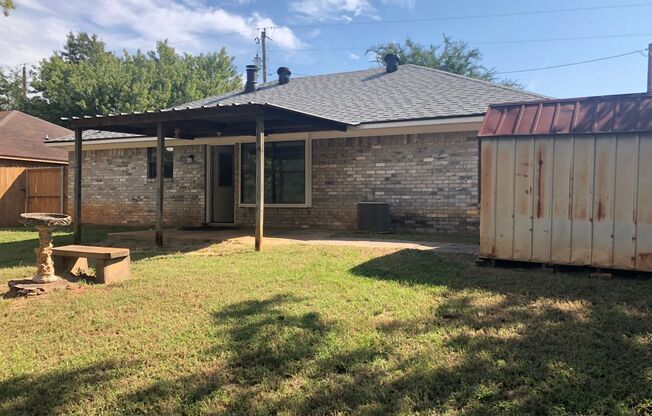 3 beds, 1 bath, $1,650