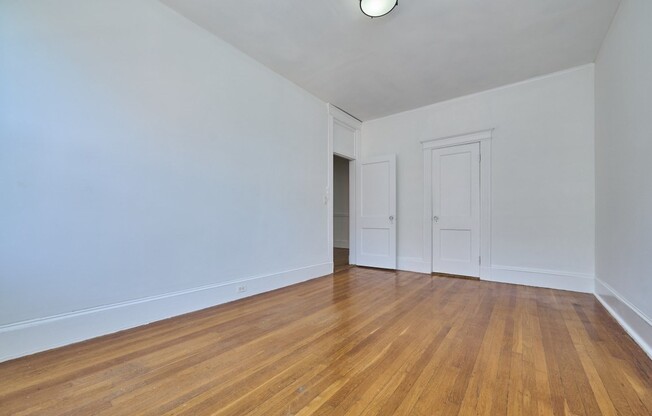 2 beds, 1 bath, 820 sqft, $2,700, Unit 11