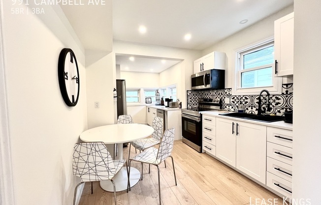 991 CAMPBELL AVE