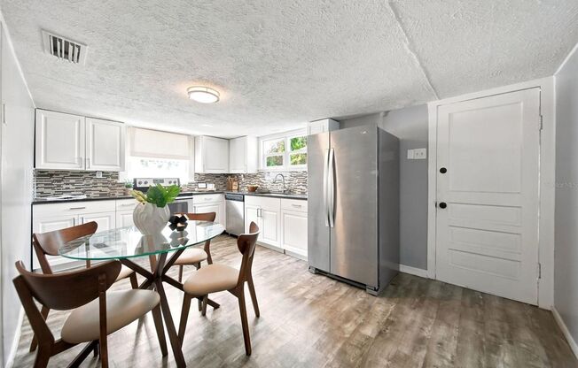 2 beds, 1 bath, $1,395