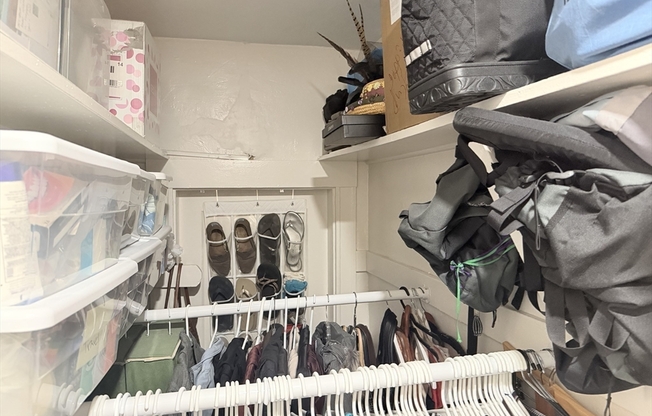Studio, 1 bath, 550 sqft, $2,250, Unit 24