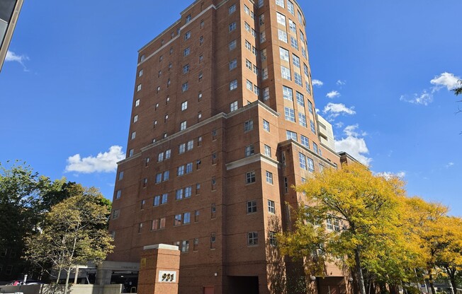 931 Massachusetts Ave
