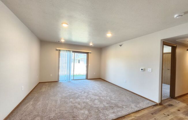 1 bed, 1 bath, 756 sqft, $1,025, Unit 102
