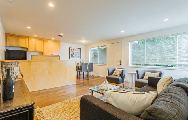 3015 Queen Anne Ave N.