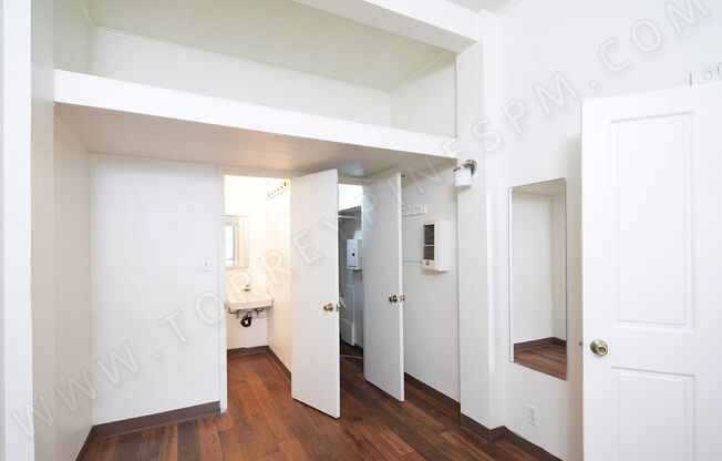 North PB/Bird Rock 1 Br, Across the Street from Tourmaline Beach!