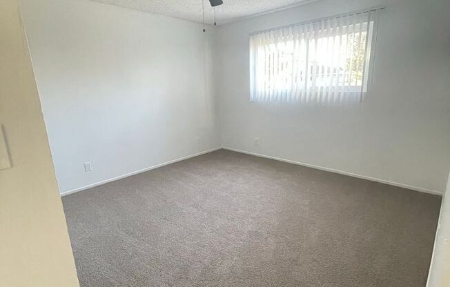 1 bed, 1 bath, 696 sqft, $1,950, Unit 17