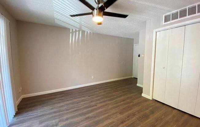 The Silverado Condominiums have plenty of parking for residents off of Valley Hill Circle!