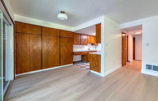 2 beds, 2 baths, 992 sqft, $1,800, Unit 202