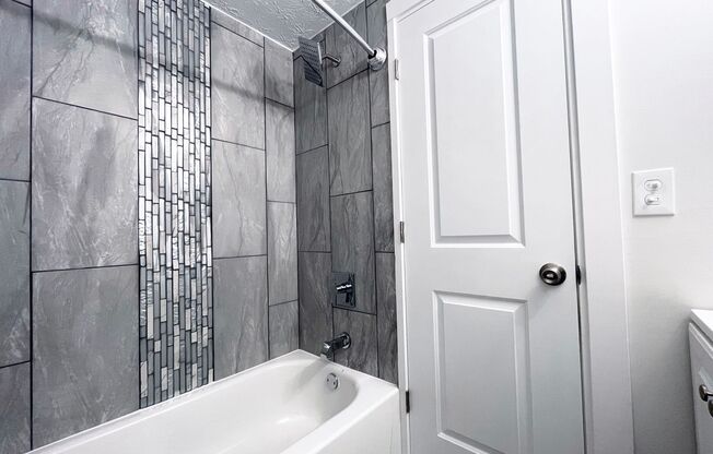 Studio, 1 bath, 288 sqft, $750, Unit 2035 Pine Needle Ct-R+