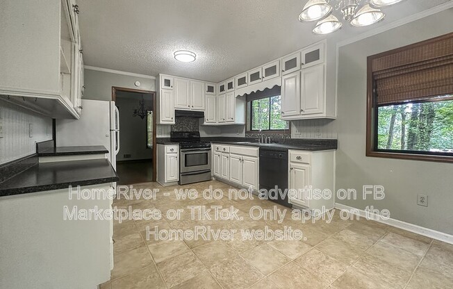 2551 HUNTON CT NE