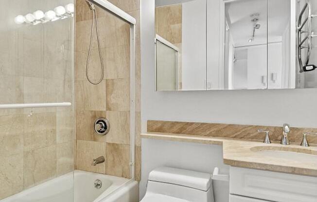 1 bed, 1 bath, 640 sqft, $4,200, Unit 8D