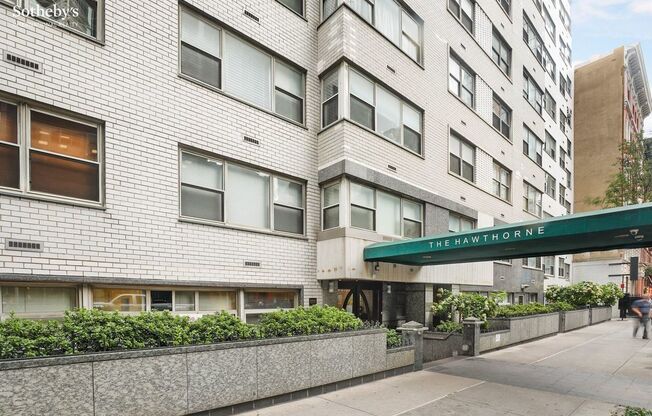 211 E 53rd Street