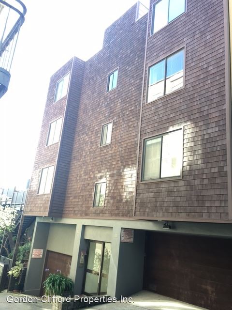 15 SAN ANTONIO PLACE