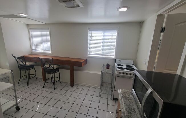 Studio, 1 bath, $2,395