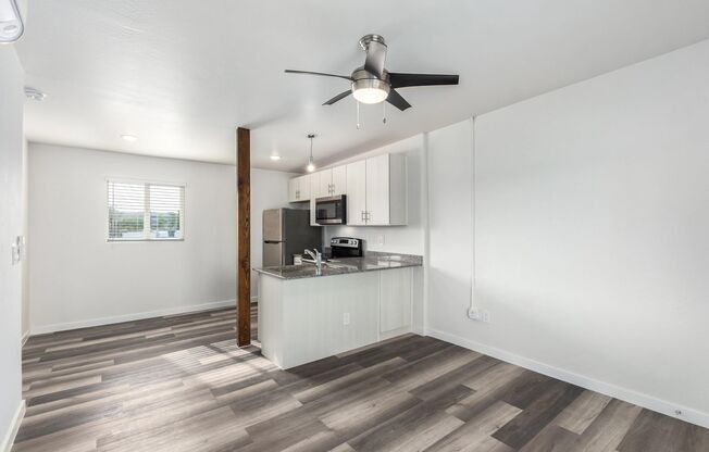 1 bed, 1 bath, 650 sqft, $1,350, Unit 17